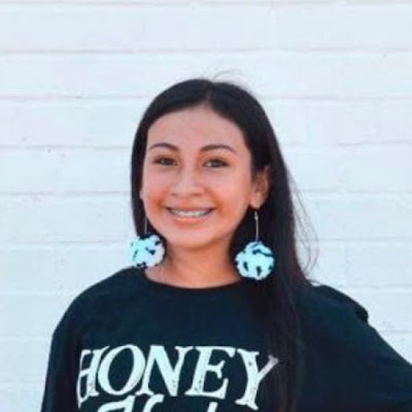 Meet your Posher, Ariana - Picture 1 of 1